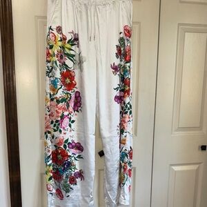 AKIRA NWT White Floral Women's pants